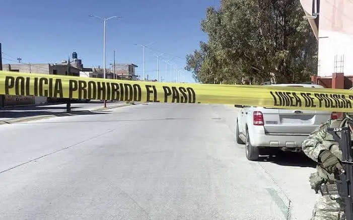 Intenta ganarle el paso al tren y lo parte en dos; ocurrió en Mazatlán