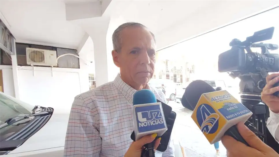 Gerardo Vargas atendiendo a los medios de comunicación. FOTO: Luz Noticias