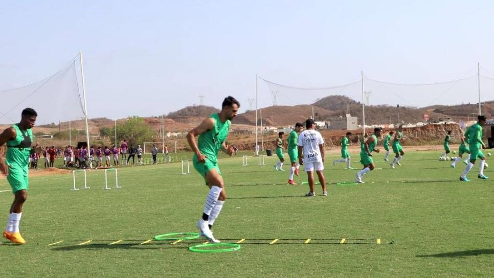 Raúl López está listo para volver a Selección Mexicana tras crisis en la defensa