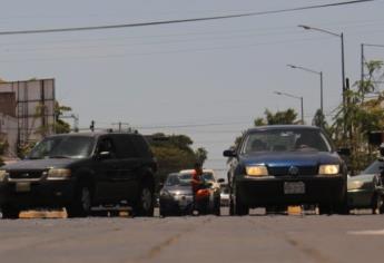 ¿Tu auto es un horno con este calor? Aquí te decimos qué hacer antes de subir