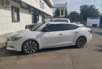 Iba borracho, pasándose semáforos y empistolado; se arma persecución y lo detienen en Culiacán