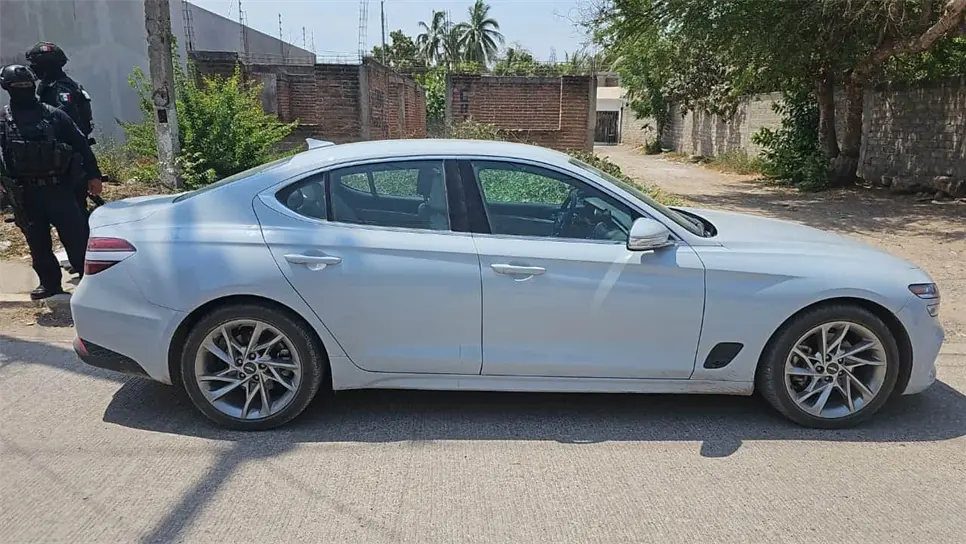 Los automóviles fueron asegurados en la capital sinaloense. FOTO: Luis Ramírez.