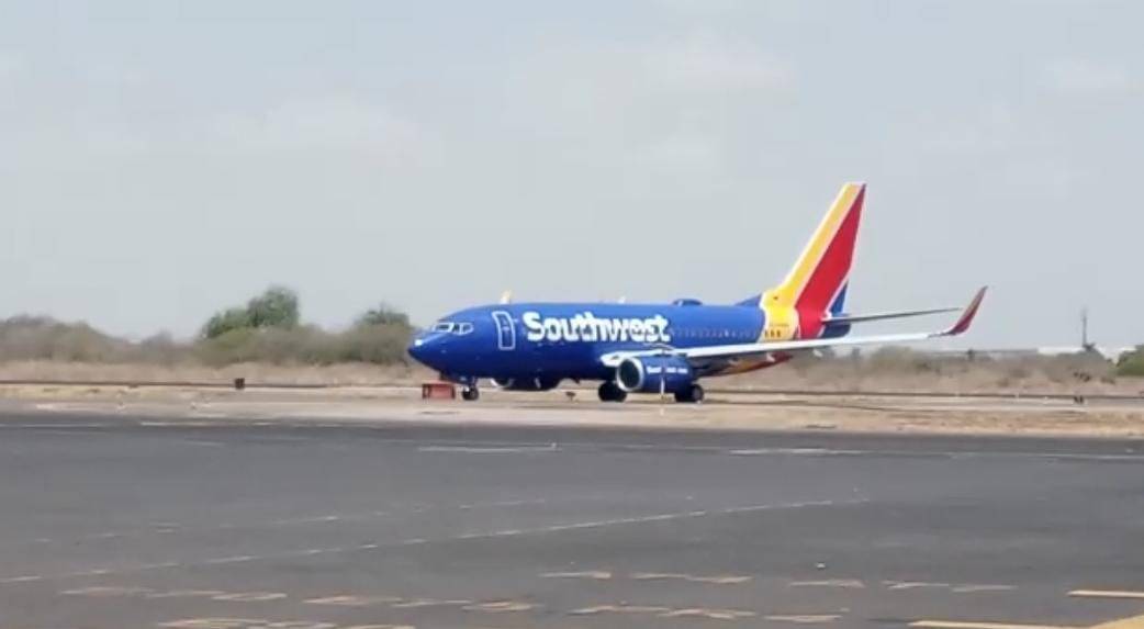 La aeronave se dirigía a Canadá cuando se detectó el problema. FOTO: Luis Ramírez.