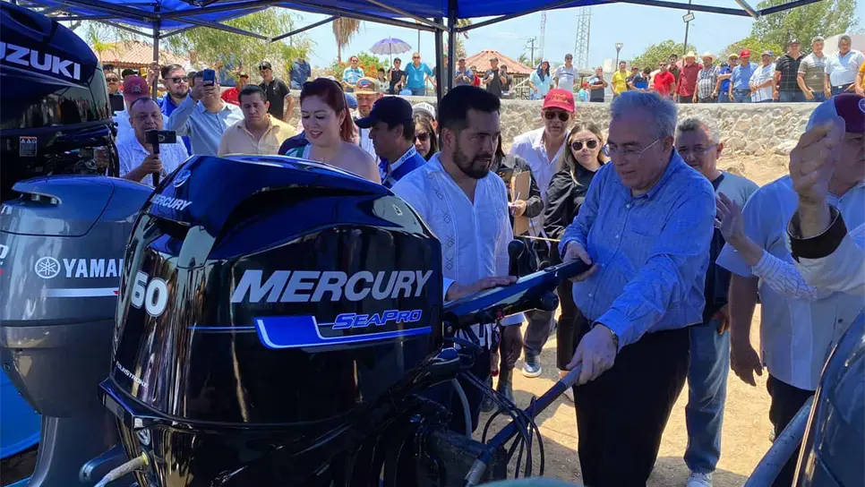 Más de 500 pescadores son beneficiados con la entrega de motores. FOTO: Luz Noticias
