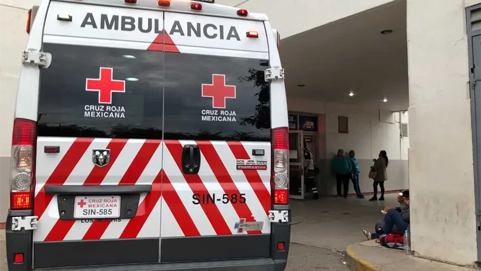 Fueron los mismos vecinos quienes trasladaron a la mujer y al bebé a un hospital. FOTO: Luz Noticias
