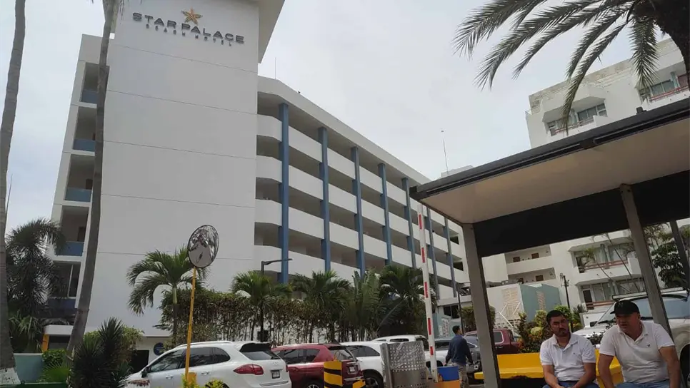 Alcalde de Mazatlán llama a turistas a tomar precaución ante fraudes vacacionales. | FOTO: Temática.