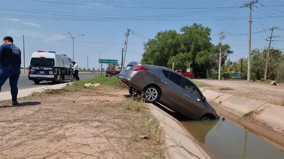 El conductor solo se llevó un pequeño susto. FOTO: Ernesto Torres