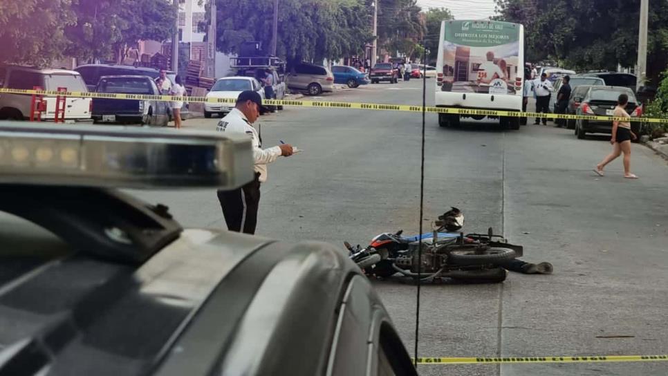 Era sinaloíta el motociclista que murió embestido por camión urbano en Los Mochis