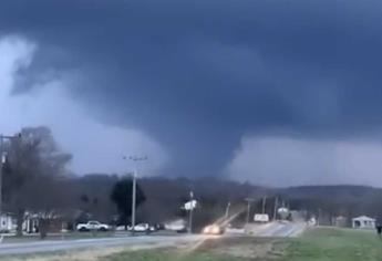 Alerta en EU, un enorme tornado arrasó con todo en Indiana | VIDEOS