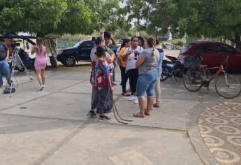 Padres y alumnos toman secundaria de Mazatlán: exigen aire acondicionado y ventiladores