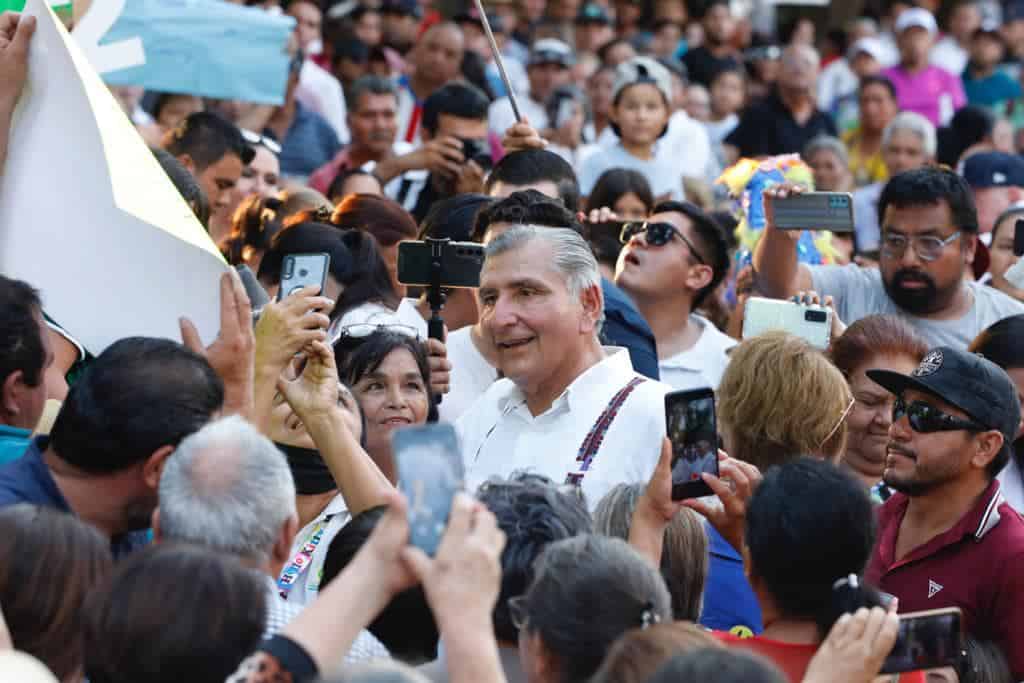 Adán Augusto López Hernández en su gira por Sinaloa. FOTO: Facebook