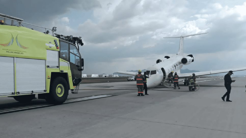 Avión de la FGR aterriza de emergencia en el Aeropuerto Internacional Felipe Ángeles