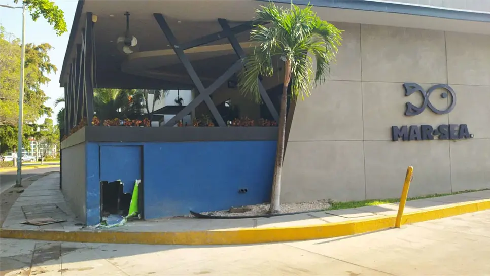 La mujer perdió el control del vehículo durante la madrugada. FOTO: Luz Noticias