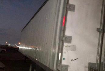 Aseguran caja de tráiler que había sido robado cuando transportaba cajas con cereales