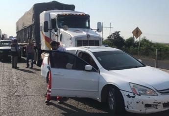 Carambola por la México 15, en Guasave, envía a dos personas al hospital