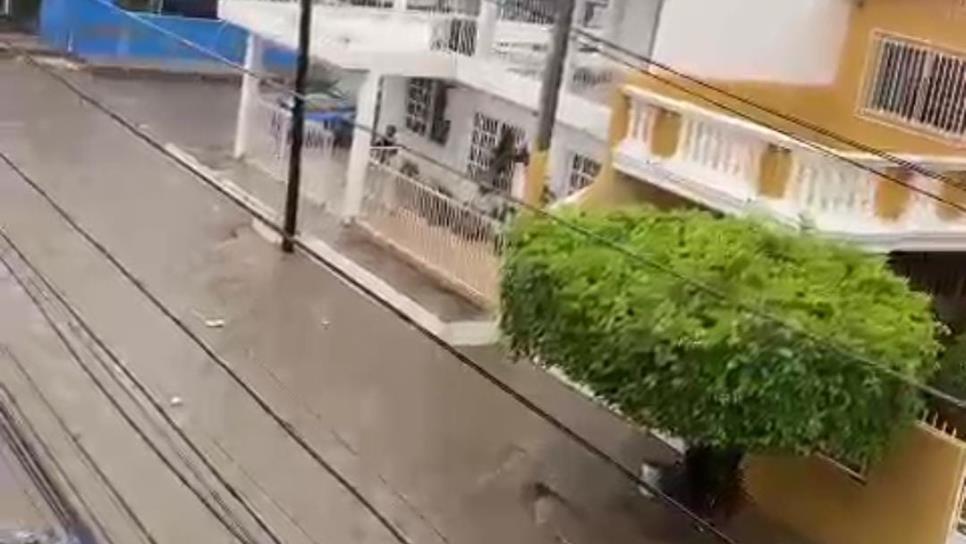 Vecinos de la Colonia Pancho Villa reportan inundaciones