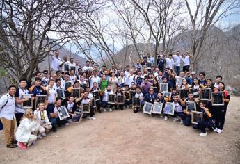 Rector, Jesús Madueña, entrega estímulos económicos a deportistas de la UAS
