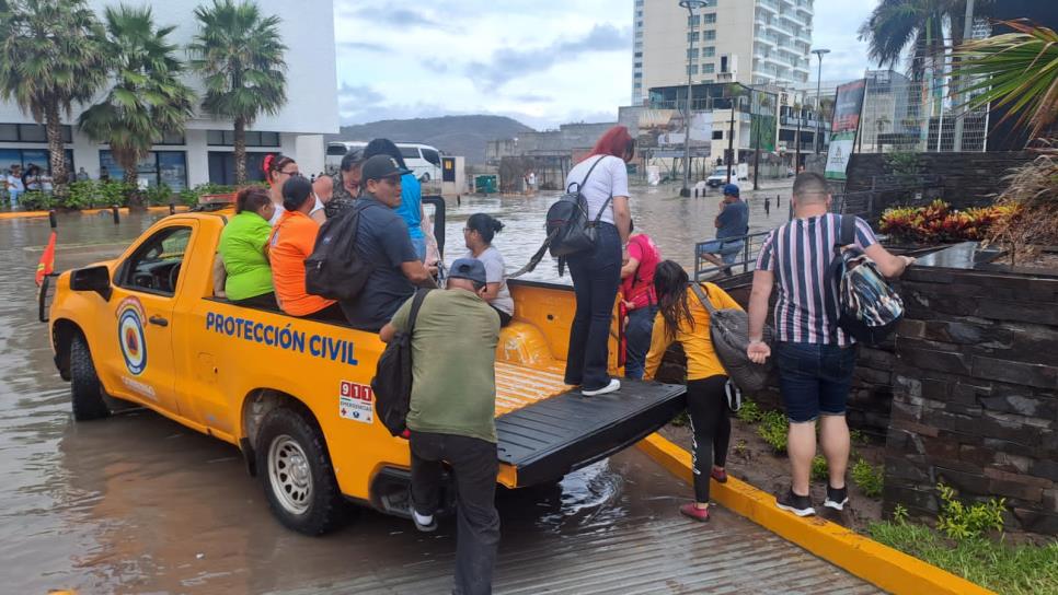 Lluvia de este lunes en Mazatlán provoca inundaciones en la Zona Dorada