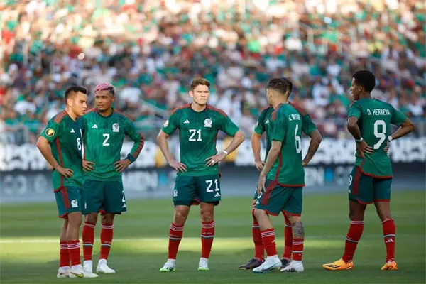 México pierde ante Qatar 1-0 en la  Copa Oro  México pierde ante Qatar 1-0 en la  Copa Oro