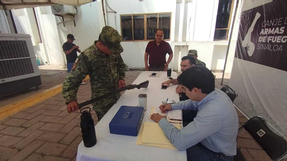 Ayuntamiento de Ahome busca dar mayor difusión a campaña «Desarma tu hogar» Ayuntamiento de Ahome busca dar mayor difusión a campaña «Desarma tu hogar»