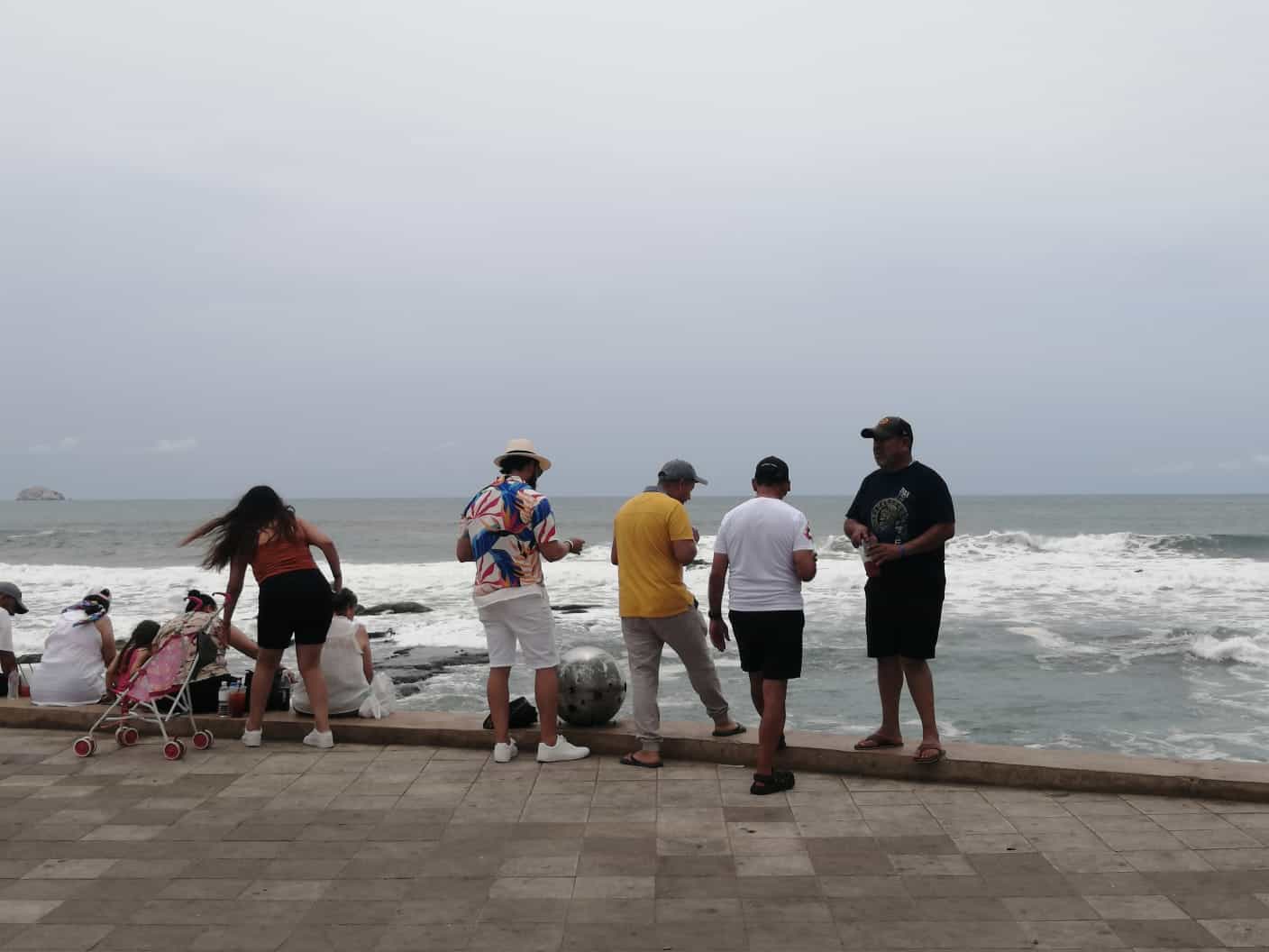 Pese a lluvias, hoteleros de Mazatlán garantizan seguridad y diversión de turistas