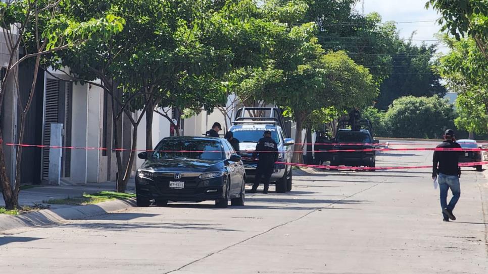 Descargan un AR-15 contra vehículo estacionado en Los Mochis; balazos alertan a vecinos