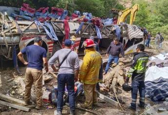 Accidente en Oaxaca deja a 27 muertos y decenas de heridos