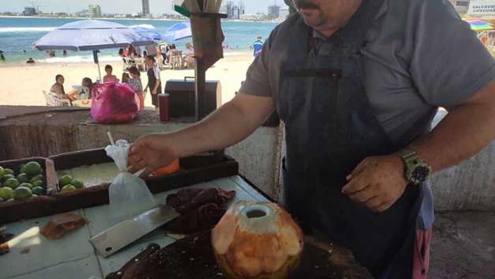 Los cocos de Mazatlán que no se pierden artistas, políticos y deportistas