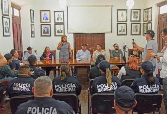 Policías de El Fuerte reciben capacitación para formar Unidad de Reacción Inmediata de Género