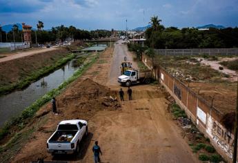 Ayuntamiento repara socavón registrado en el fraccionamiento Villas del Río, en Culiacán
