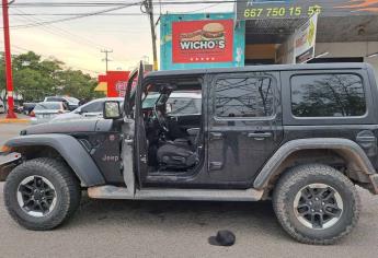 Sujetos armados se llevan a un conductor en la colonia Infonavit Humaya, en Culiacán