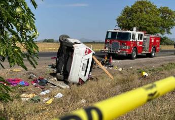 Muere aplastada por su vehículo tras volcar en San Miguel Zapotitlán, Ahome