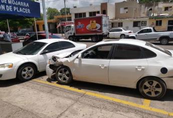 Choque en el centro de Los Mochis deja a dos hombres lesionados  