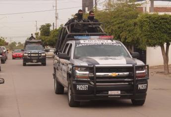 Mujer se aprovecha de un anciano; se le acercó, fue amable, pero era por su cartera, en Los Mochis