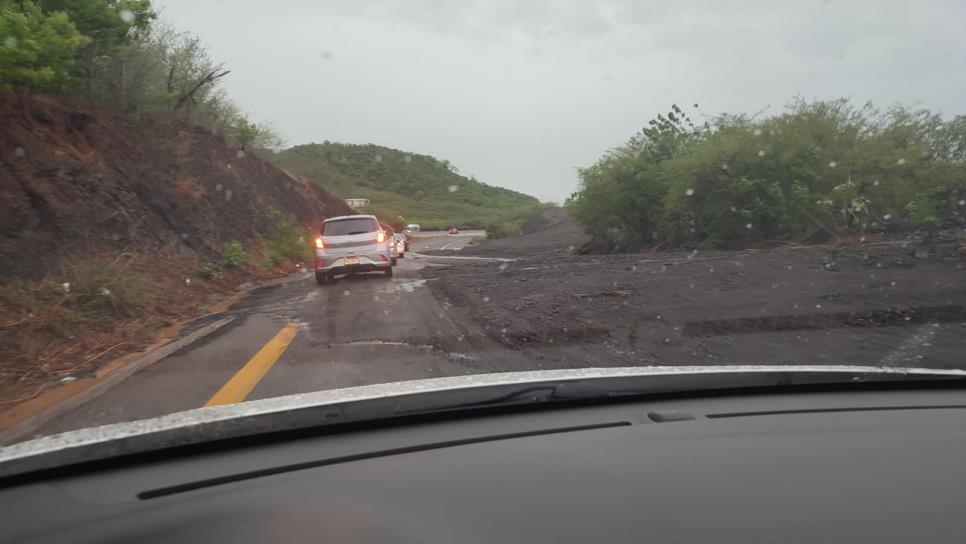 Reportan deslave por la tormenta en entrada norte de Mazatlán