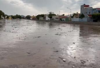 Se desborda canal Jabalíes en Mazatlán por intensas lluvias; entra Sedena y Marina a auxiliar