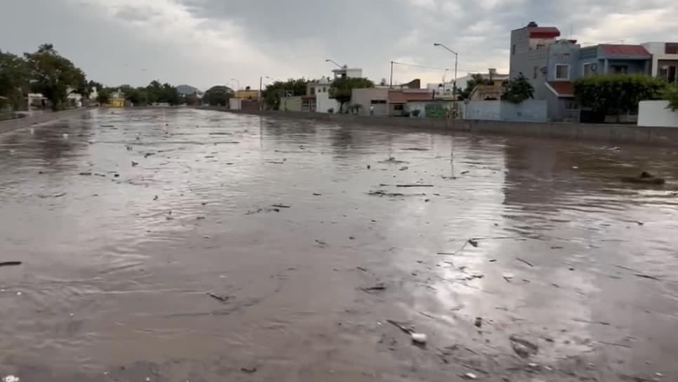 Se desborda canal Jabalíes en Mazatlán por intensas lluvias; entra Sedena y Marina a auxiliar