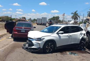 Fuerte carambola en Batamote entre cinco unidades deja dos lesionados; uno está grave