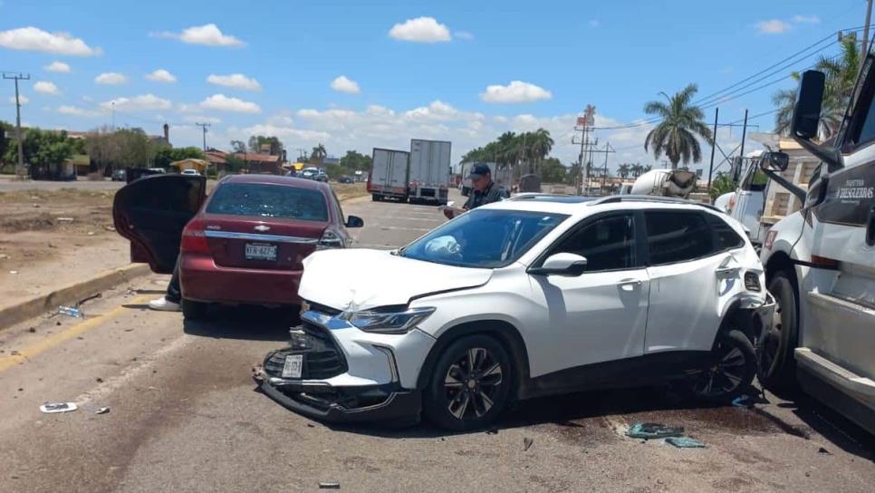 Fuerte carambola en Batamote entre cinco unidades deja dos lesionados; uno está grave