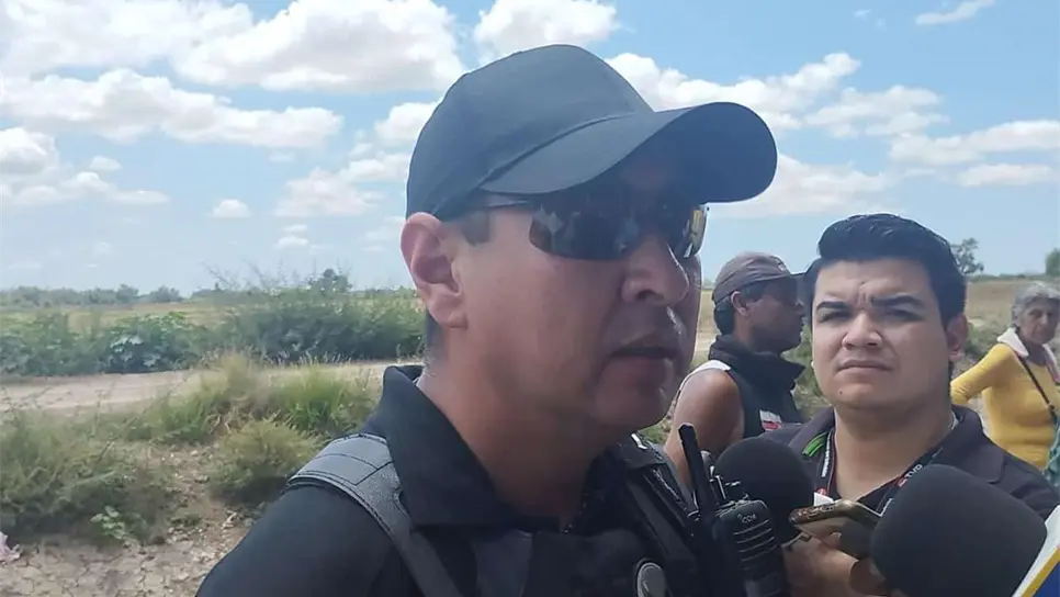 Denis Castro Valdez atendiendo a los medios de comunicación. FOTO: Luz Noticias