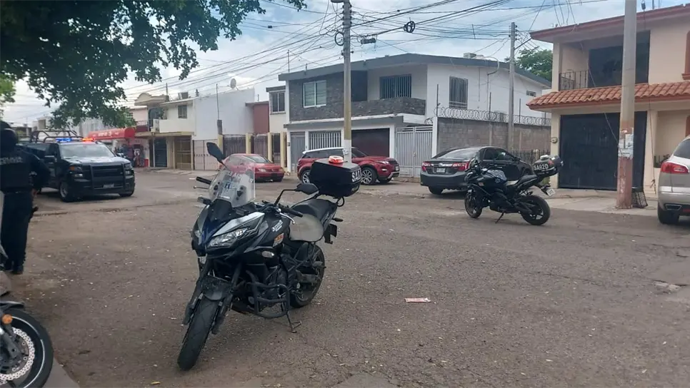 Las autoridades llegaron al lugar, tras reportarse el hecho. FOTO: Luis Ramírez.