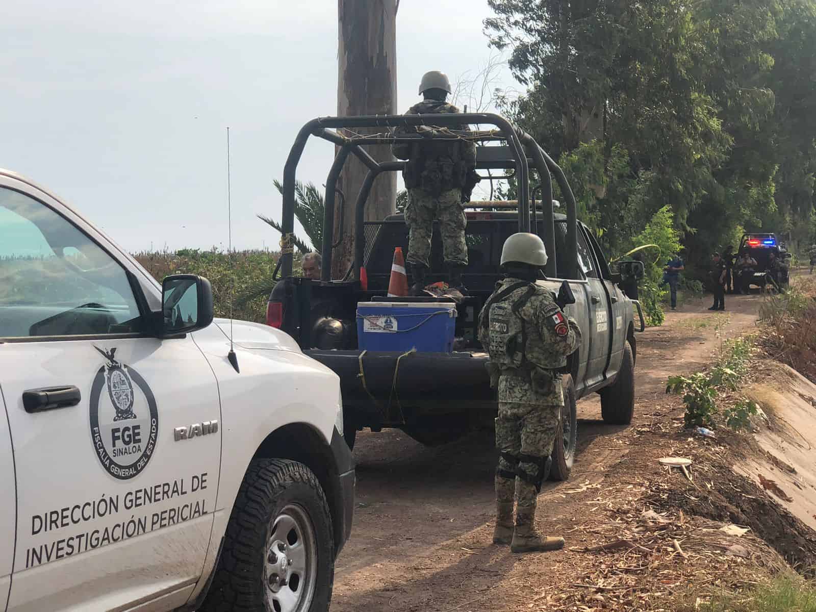 El cadáver estaba a un costado de un canal. FOTO: Brandon Sainz.