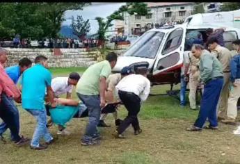 Se electrocutan y mueren 15 personas cuando cruzaban un puente en la India