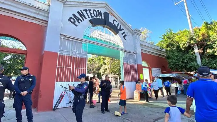 Las autoridades municipales comprobaron que el cuerpo encontrado en una fosa del Panteón Civil sí estaba registrado. FOTO: Luz Noticias