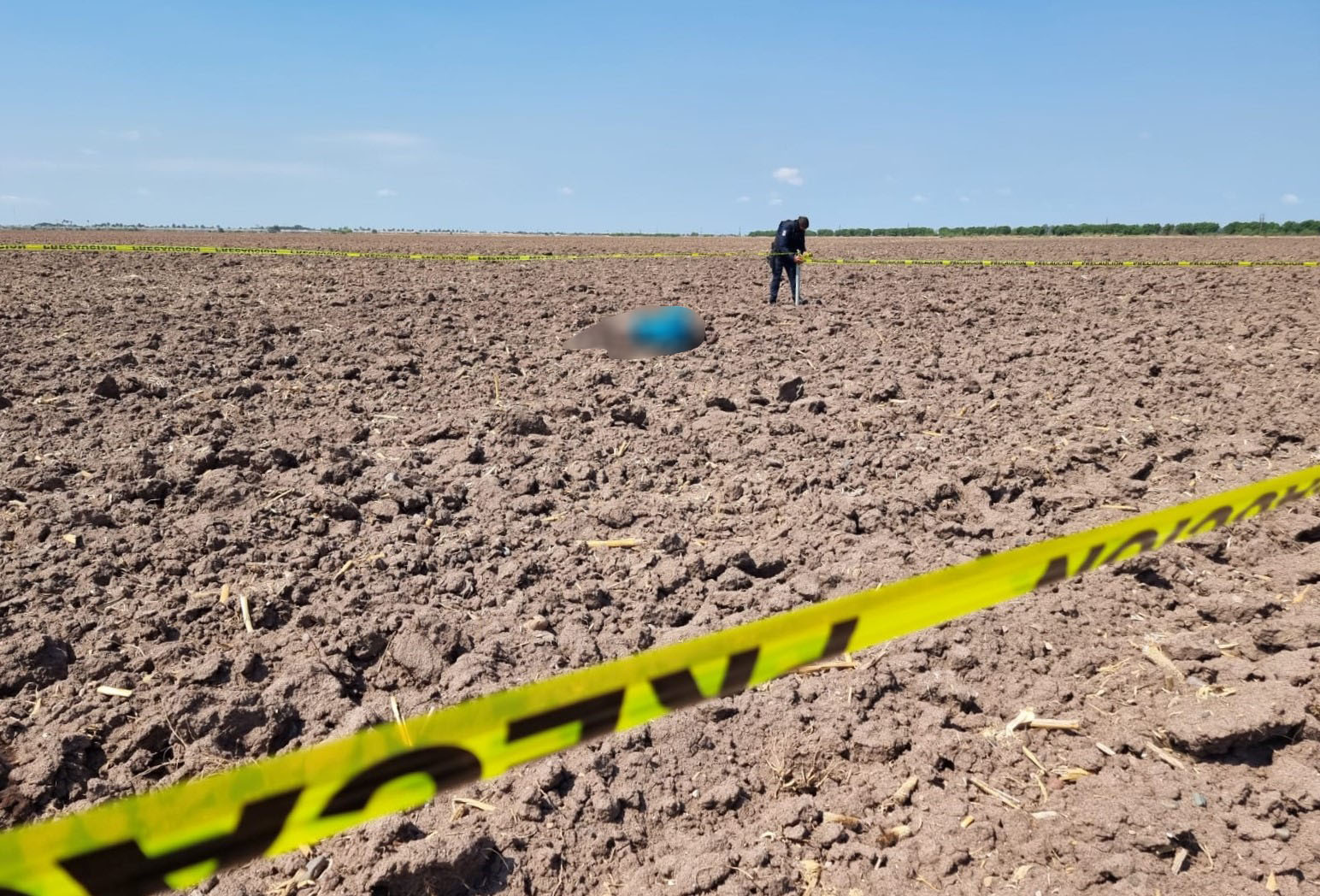 Autoridades se encuentran en el lugar, donde se acordonó la zona del hallazgo. FOTO: Luis Ramírez.