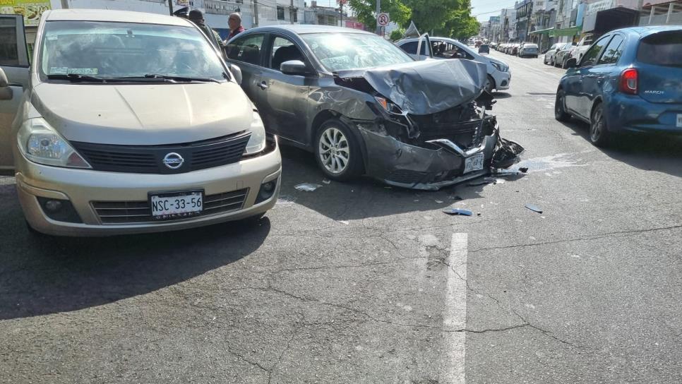 Dos mujeres heridas deja choque en el Centro de Culiacán Dos mujeres heridas deja choque en el Centro de Culiacán
