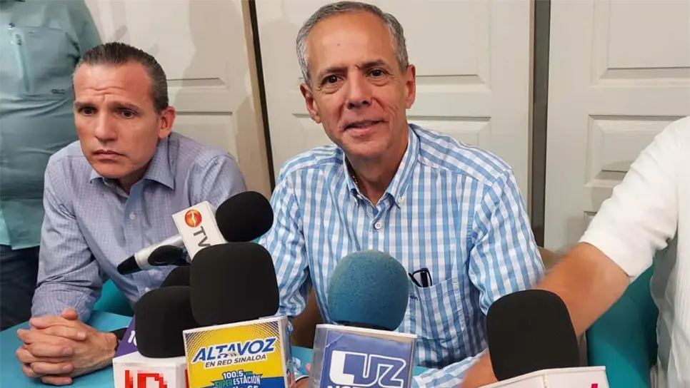 Gerardo Vargas Landeros compareciendo ante los medios de comunicación. FOTO: Luz Noticias