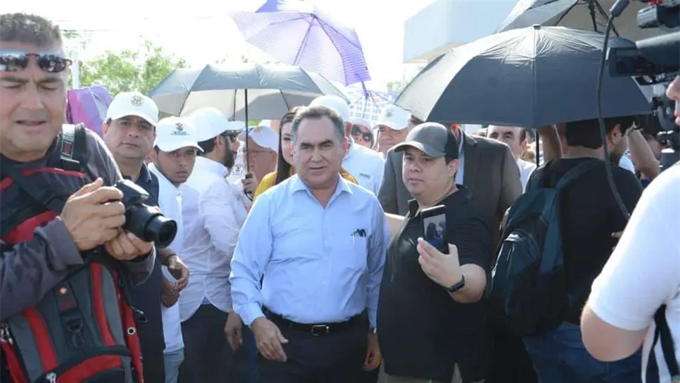 El Rector de la UAS acompañado por la comunidad universitaria. FOTO: Cortesía