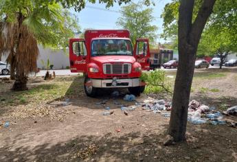 Camión de refrescos se queda sin frenos y protagoniza choque en Culiacán