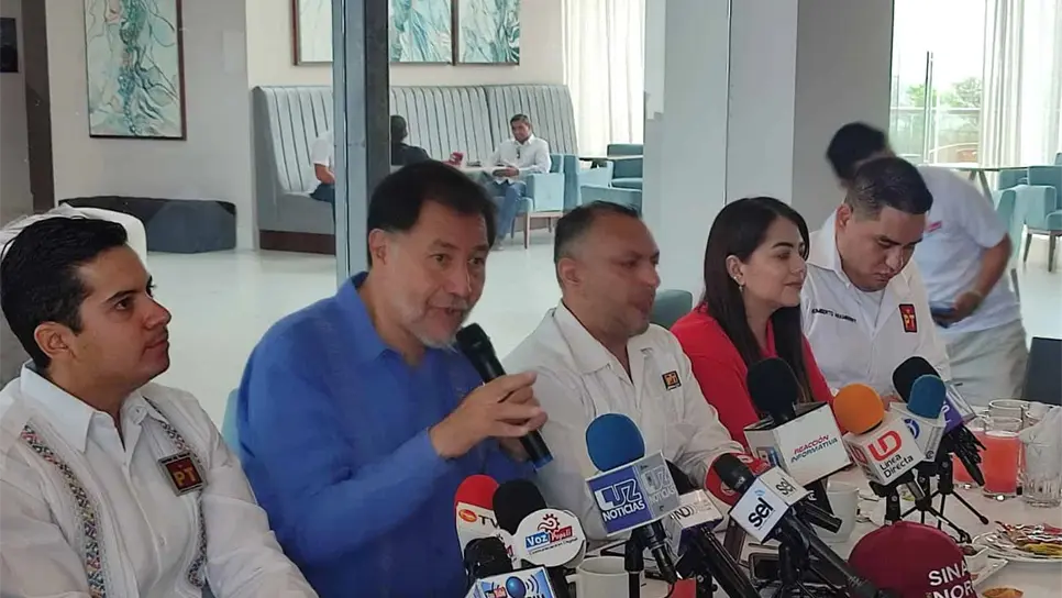 El aspirante a ser candidato para la Presidencia se encuentra de gira por Sinaloa. FOTO: Hugo Rodríguez.